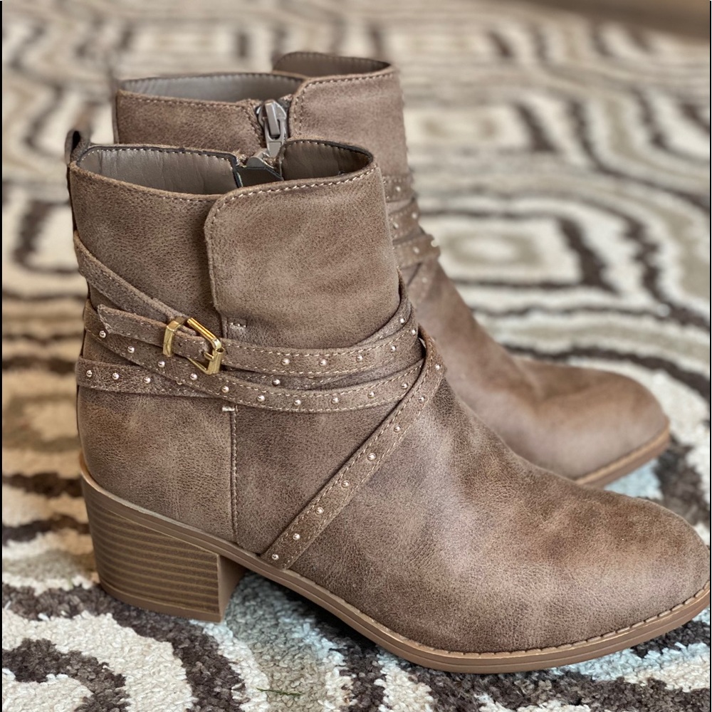 Justice ankle boots sz 7